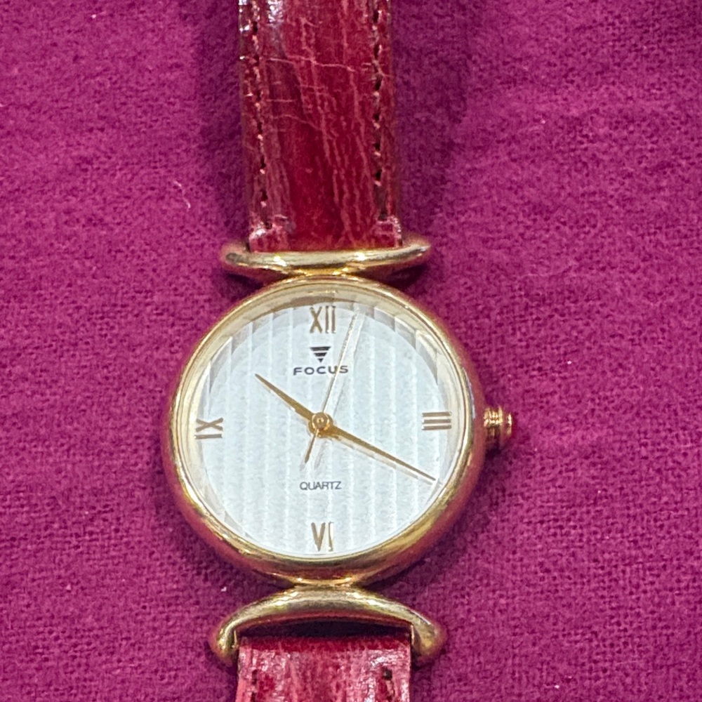 Focus Women's Gold and Red Leather Watch